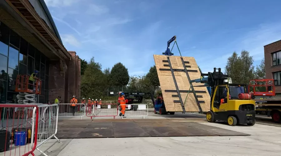 The hangar doors returning to former hangar 16U